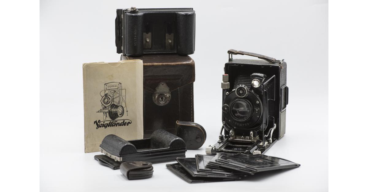 MEDIUM+ Analóg Shop